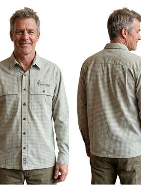 Patagonia Men's Shirt Small Green Plaid Outdoors Long Sleeve Caped and Vented